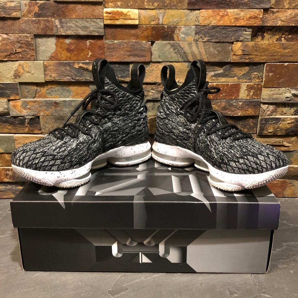 Nike ~ Lebron XV (GS) ~ Boys Size 6Y